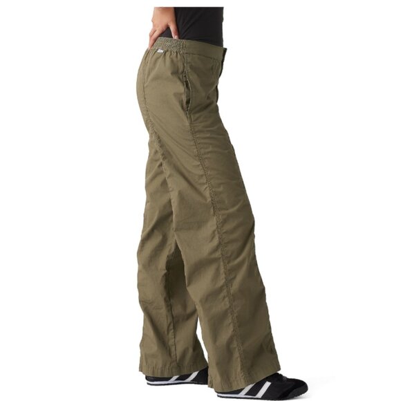 NWT Levi's Women's Baggy Parachute Pants - Picture 2 of 7